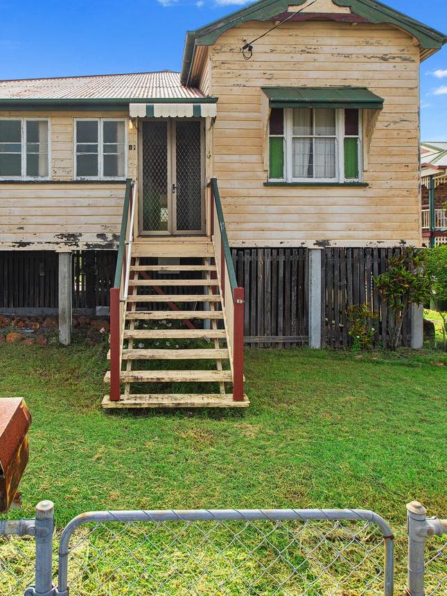 The run down front of 69 Gordon Parade Manly when it was on the market in 2020. Picture: ReMax