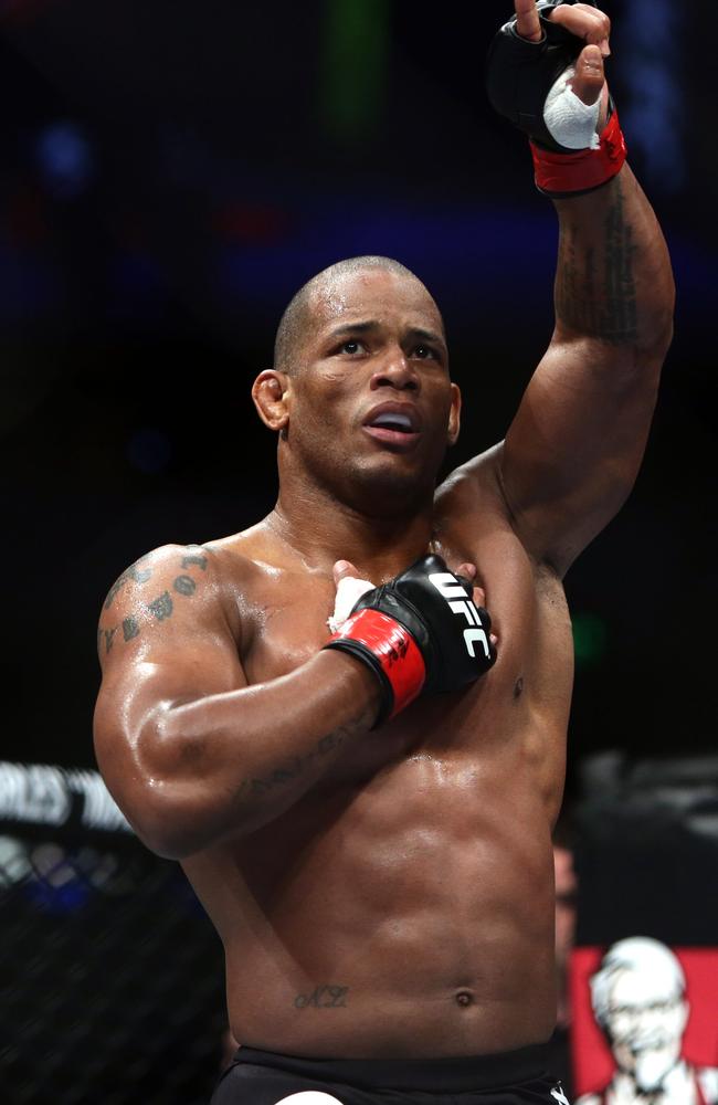 Hector Lombard wants to fight Georges St-Pierre.