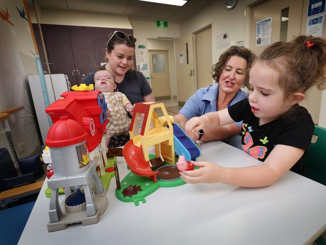 GFA Regional hospitals Traralgon. Latrobe Regional Health Hospital. Paediatrics Rehabilitation Coordinator Monique MacDougall with Mum Tonya Ryan of Moe with her baby Archer born 27 weeks premature and Audrey Butterfield 6 in the rehabilitation playroom at the hospital.                      Picture: David Caird