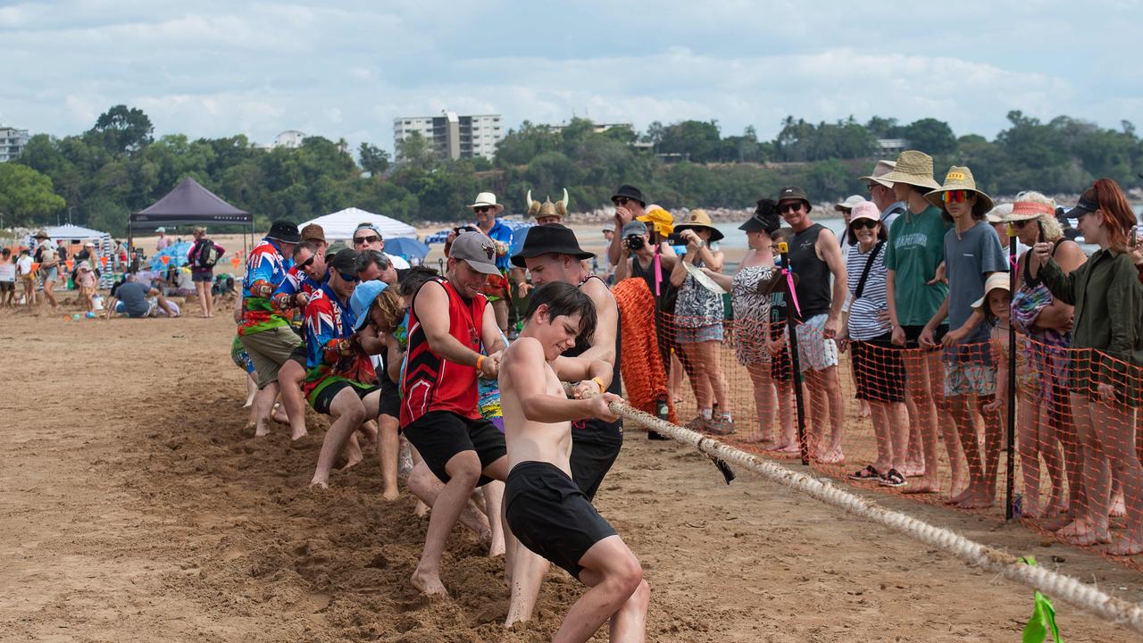 Techno Vikings team fighting to win there tug of war at the Darwin Beer Can Regatta at Mindil Beach, 2023. Picture: Pema Tamang Pakhrin