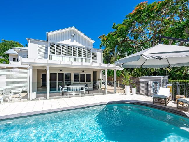Huge competition for CQ homes pumps up record house prices