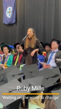 Hundreds celebrate graduation at CQUniversity Bundaberg ceremony