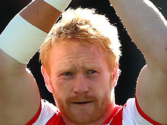 SYDNEY, AUSTRALIA - AUGUST 10: James Graham of the Dragons thanks the crowd as he walks onto the field to play in his 400th rugby league match during the round 21 NRL match between the St George Illawarra Dragons and the Gold Coast Titans at Netstrata Jubilee Stadium on August 10, 2019 in Sydney, Australia. (Photo by Matt Blyth/Getty Images)