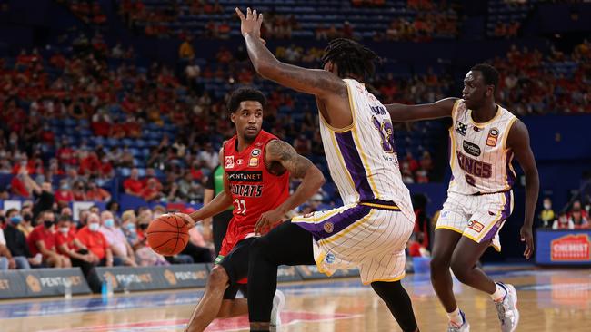 Kings defence presents a wall in front of Wildcats star Bryce Cotton.