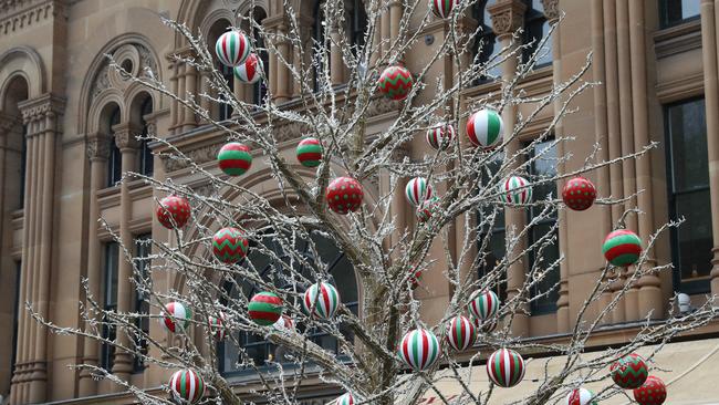 Aussies ditching Christmas lights comes as Sydney faces power outages. Picture: NewsWire / David Swift