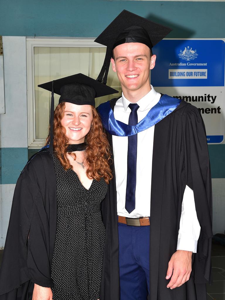 Holly Toshach and Harrison Milton. JCU graduation ceremony for College of Public Health, Medical and Veterinary Sciences and College of Medicine and Dentistry. Picture: Shae Beplate.