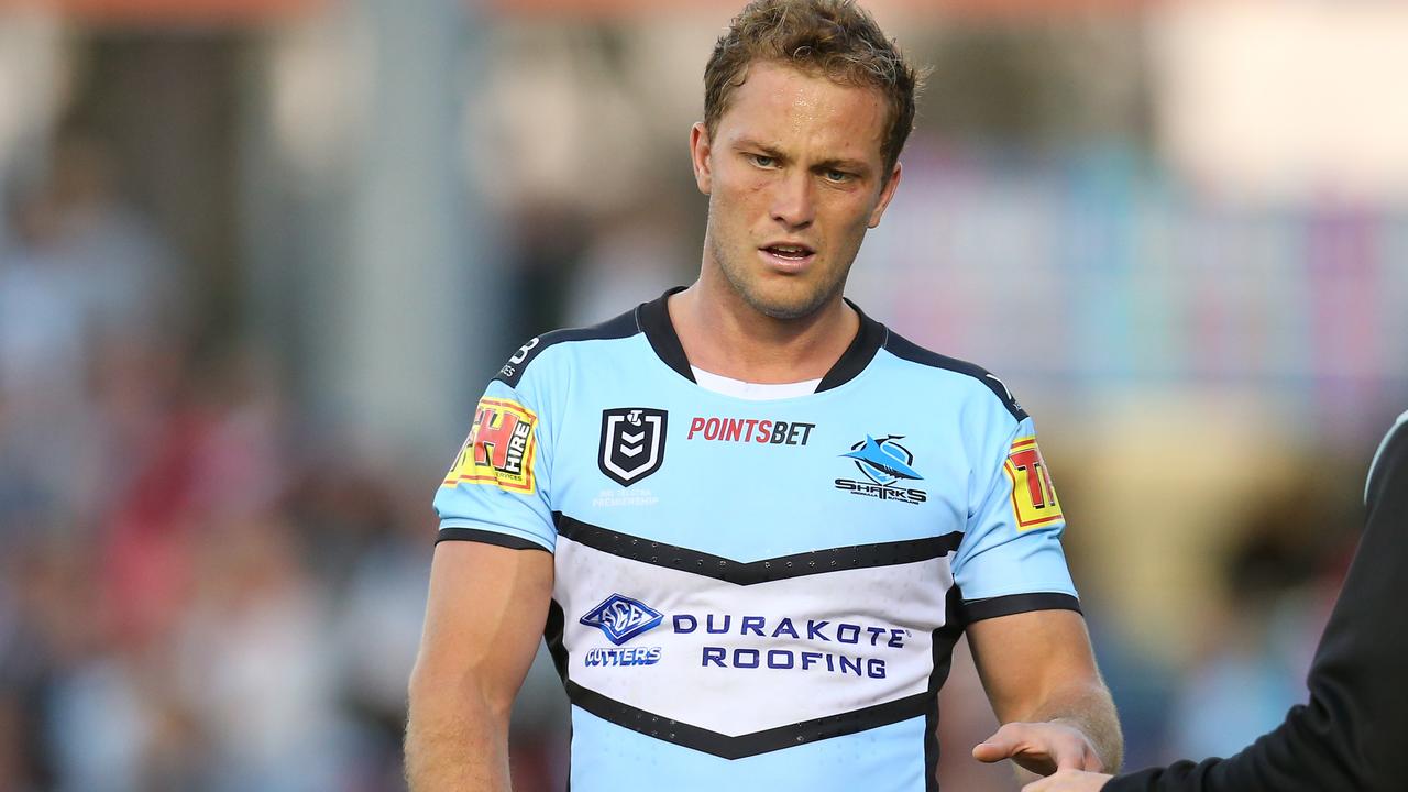 Matt Moylan turns down Wests Tigers move to stay with Cronulla Sharks