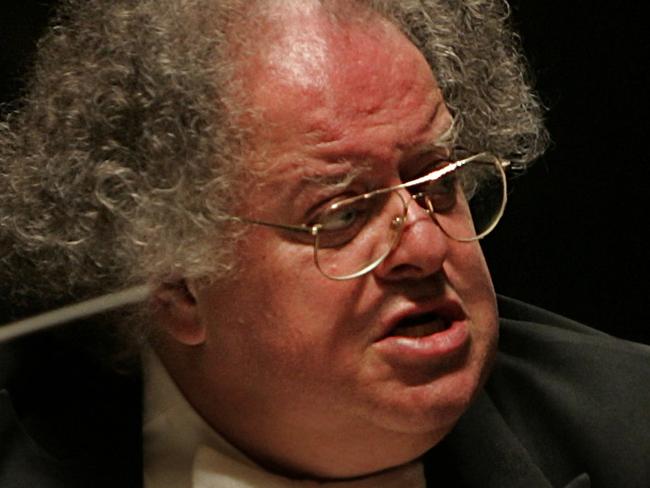 ONE TIME WEB USE ONLY - FEE APPLIES FOR REUSE -  James Levine conducts the Boston Symphony Orchestra in Sibelius, Symphony No.4 in A minor, Opus 63 at Symphony Hall on January 15, 2005.  (Photo by Carolyn Cole/Los Angeles Times via Getty Images)