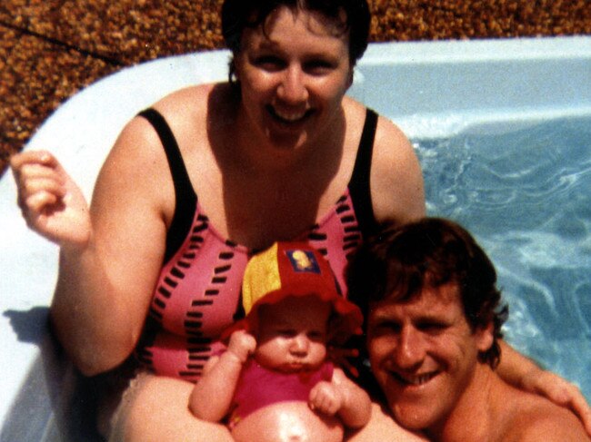 Baby Laura Folbigg with parents Kathleen and Craig in 1998.