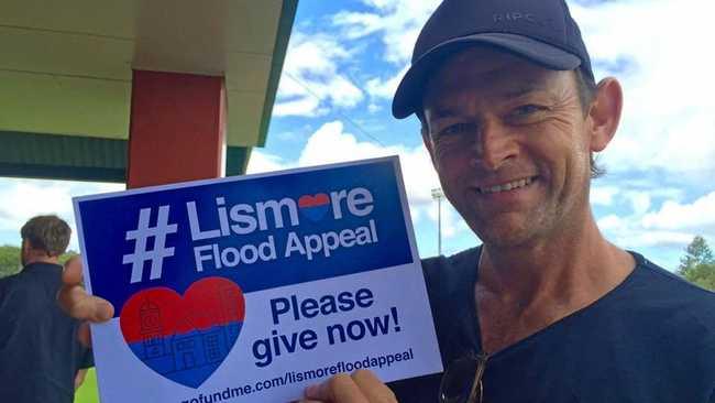 Adam Gilchrist shows his support for the Lismore Flood Appeal.