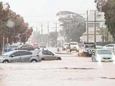 Broken Hill is enduring flash flooding after 10-20mm of rain fell in a very short period. Pic: Sarah McConnell via Twitter  @SarahJMcConnell - https://twitter.com/SarahJMcConnell/status/1307190766909845504/photo/1