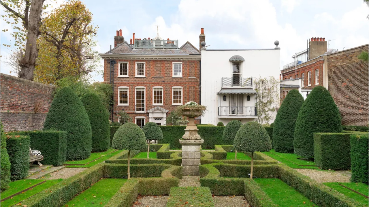 'Gladiator' director's historic former UK home up for sale