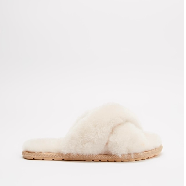 Winter Slippers Australia: ﻿18 Best Winter Slippers For Women In 2022 -  Vogue Australia