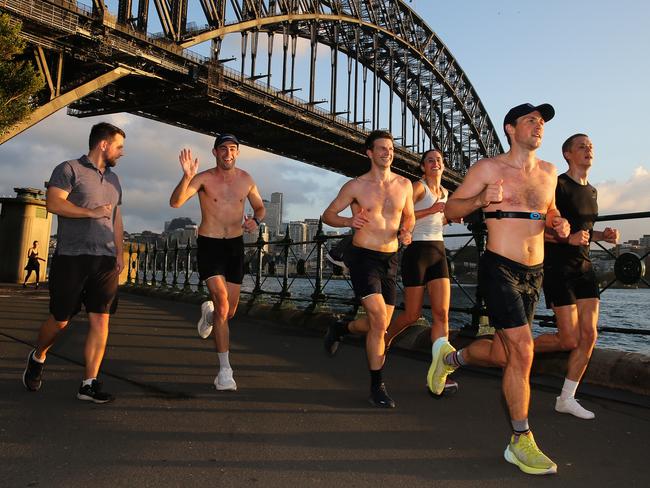 SYDNEY, AUSTRALIA: NewsWire Photos: MARCH 27 2024:Sydneysiders are seen jogging in the early morning as the sun rises. Picture: NCA NewsWire/ Gaye Gerard