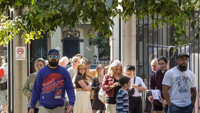 People were up early in Sydney ready to vote. Picture: NewsWire / Simon Bullard