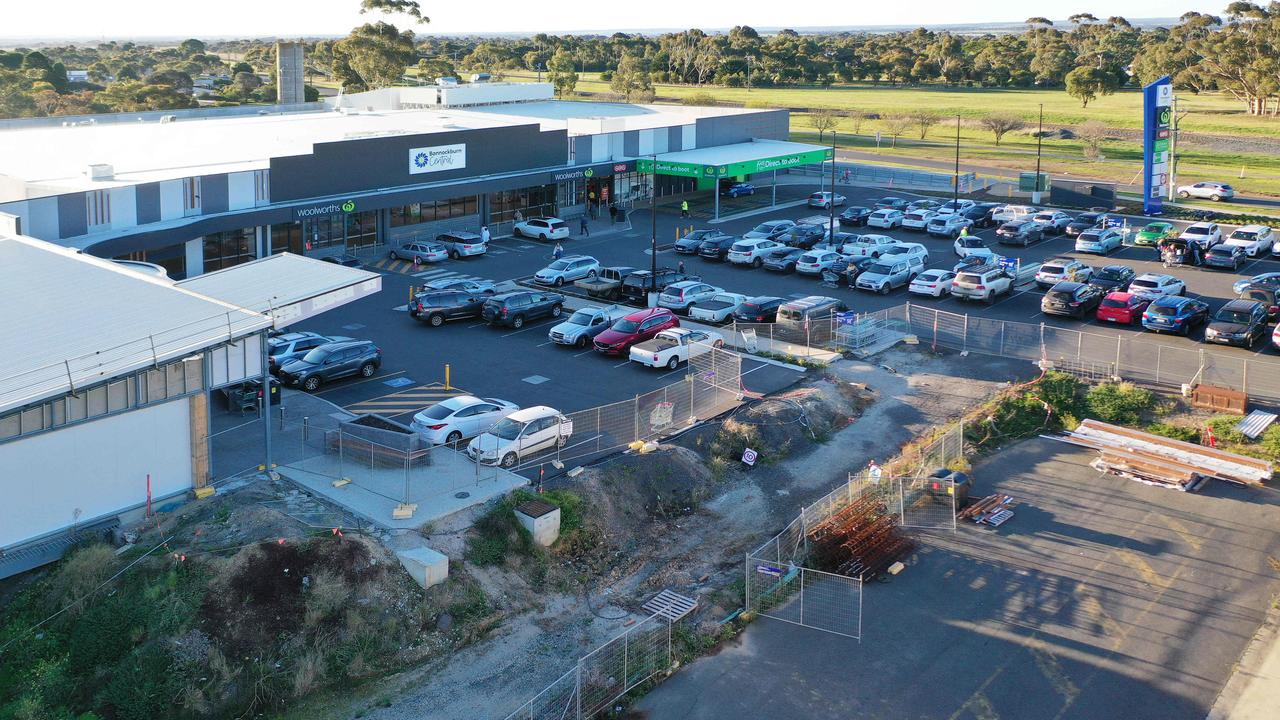 Bannockburn Central Plaza unfinished after Lanksey Constructions goes ...