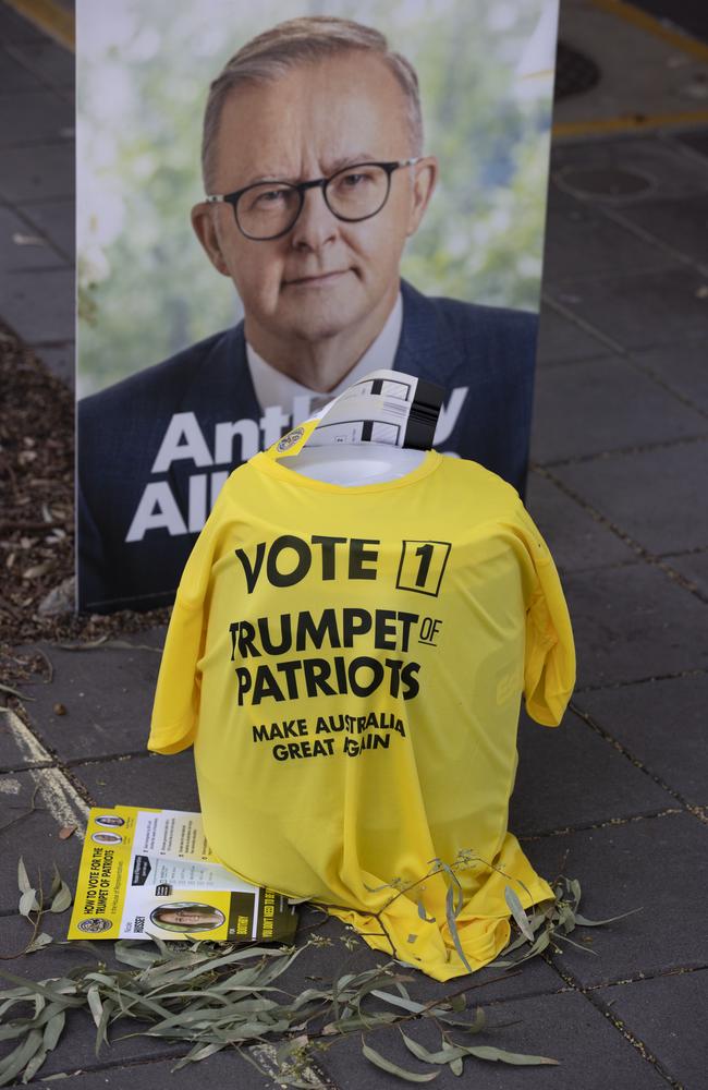 Clive Palmer’s volunteer in Boothby left the job to a bucket. Picture: Brett Hartwig