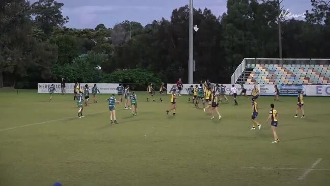 Bullsharks winger Dianne Waight scores a try