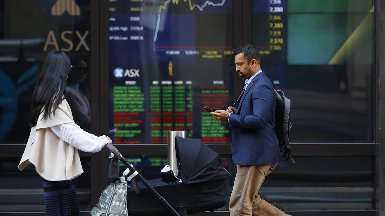 ASX 200 down on bank, tech falls; Wall Street closed flat
