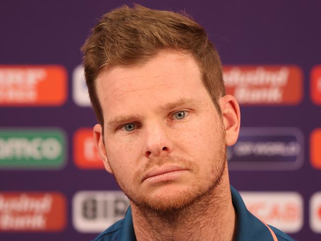 Steve Smith, speaking to the media on November 6 in Mumbai, is not feeling well. (Photo by Robert Cianflone/Getty Images)