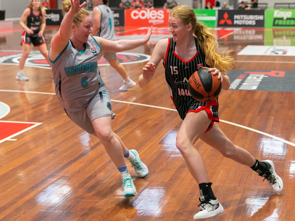 Imogen Thompson of the Illawarra Hawks. Picture: Daniel Bennett