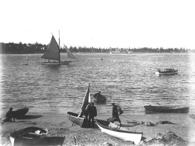 Reef Beach in the early 1900. Photo Manly, Warringah and Pittwater Historical Society