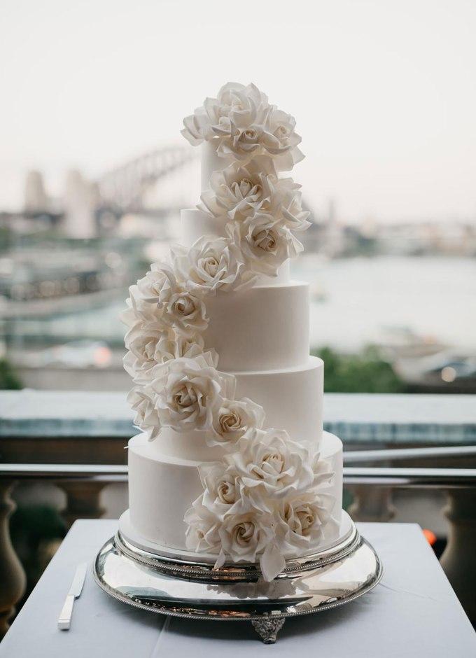 Sweet Tooth 19 Bakers To Follow On Instagram For Wedding Cake Inspiration Vogue Australia