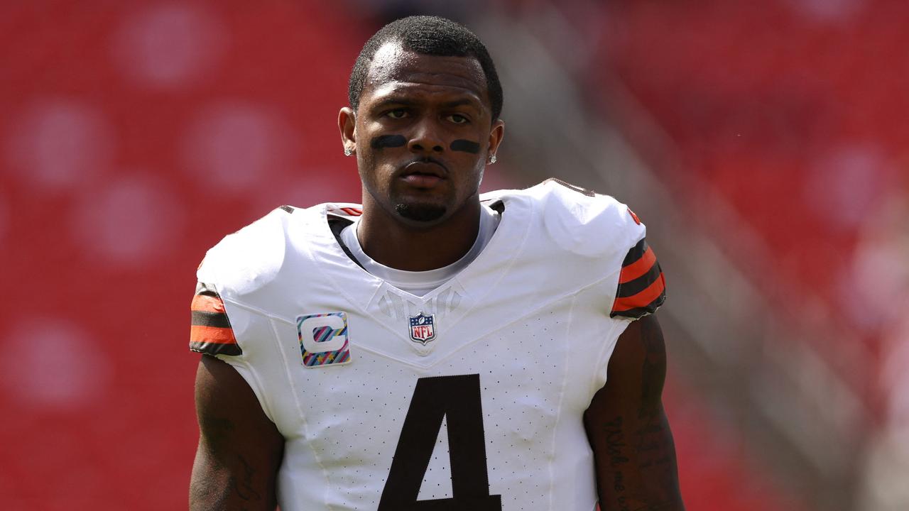 LANDOVER, MARYLAND - OCTOBER 06: Deshaun Watson #4 of the Cleveland Browns looks on before the game against the Washington Commanders at FedExField on October 06, 2024 in Landover, Maryland. Patrick Smith/Getty Images/AFP (Photo by Patrick Smith / GETTY IMAGES NORTH AMERICA / Getty Images via AFP)