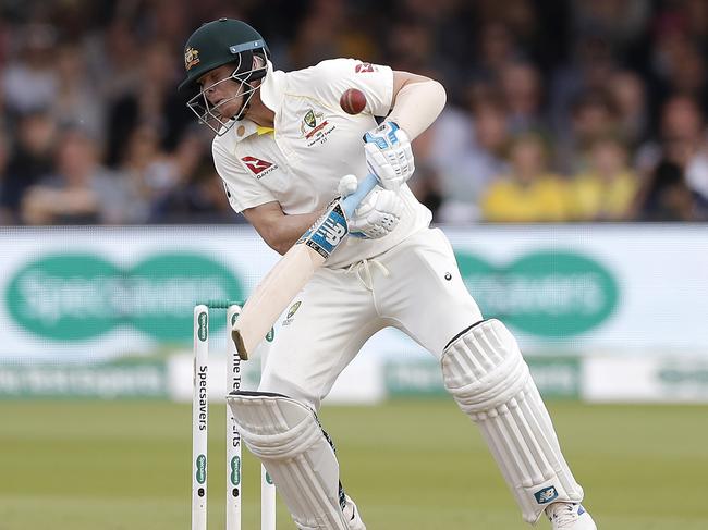 LONDON, ENGLAND - AUGUST 17: Steve Smith of Australia is struck by a delivery from Jofra Archer of England during day four of the 2nd Specsavers Ashes Test between England and Australia at Lord's Cricket Ground on August 17, 2019 in London, England. (Photo by Ryan Pierse/Getty Images)