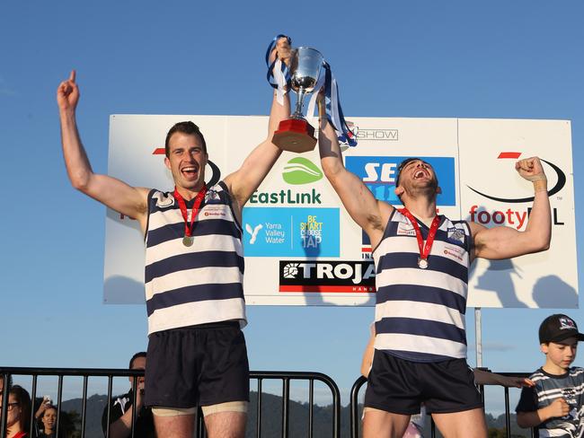 Matt Shimmelbusch and Chris Annakis celebrate with the Division 2 premiership in 2015. Picture: Stuart Milligan