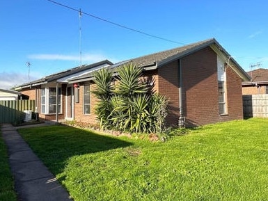 This Colac home may not have character but it’s very family friendly.