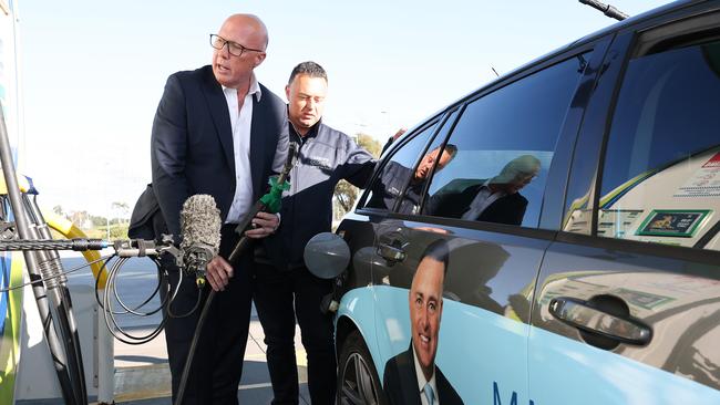Peter Dutton made his 15th petrol station stop in Melbourne on Wednesday. Picture: Adam Head / NewsWire