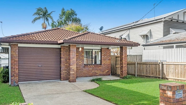 8 Carlton Tce, Wynnum goes to auction at 1pm.