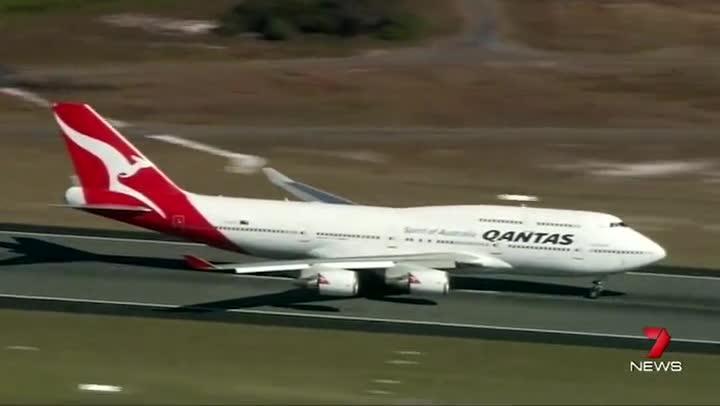 Jumbo jet lands at Gold Coast Airport