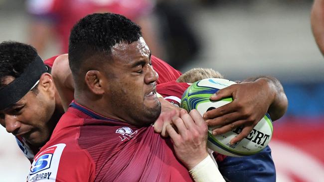 Taniela Tupou of the Reds wrestles the ball from the maul to score a try during the Round 14 Super Rugby match between the Hurricanes and the Queensland Reds at Westpac Stadium in Wellington, New Zealand, Friday, May 18, 2018. (AAP Image/SNPA, Ross Setford) NO ARCHIVING, EDITORIAL USE ONLY