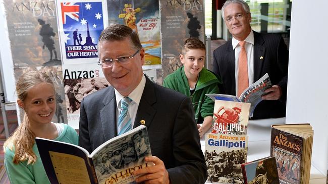 Veterans Affairs Minister Damian Drum and Premier Denis Napthine with Eltham High student