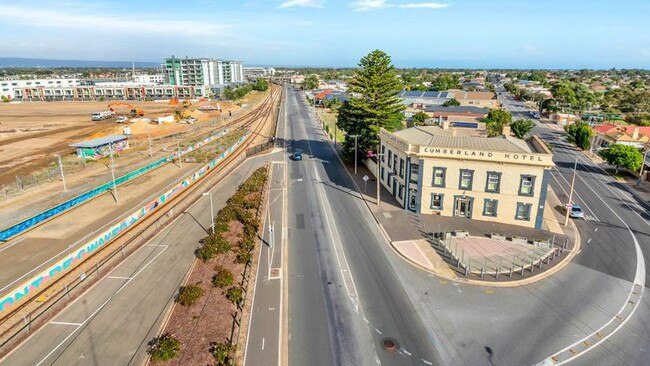 The Cumberland Hotel at Exeter and the train tracks directly across the road. Picture: realestate.com.au