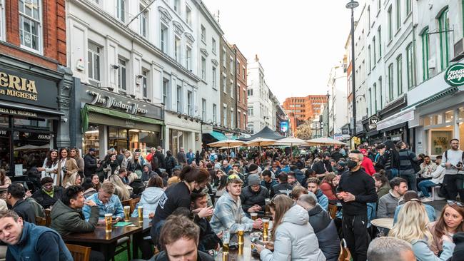 Crowds of people in restaurants and bars in Soho, London. Picture: Belinda Jiao/SOPA Images/LightRocket via Getty Images