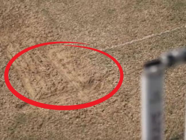 David Warner's unusual guard marks at The Oval.