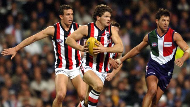 Saints' Robert Harvey in action during Fremantle Dockers v St Kilda