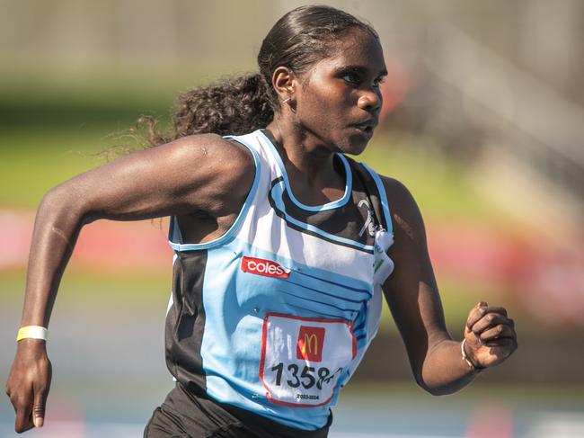 24/03/2024. News Local, Sport, Athletics. Homebush, Sydney, NSW, Australia.NSW Little Athletics Championships.Girls U 15-17 200m multi class  finalTelaya Blacksmith from Sutherland powers to victory.Picture: Julian Andrews