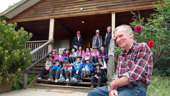 Paul Sykes of Karoonda Park Hereford stud in Gelantipy with a group from Cowwarr Primary School staying at the Sykes’ school camp in 2011.