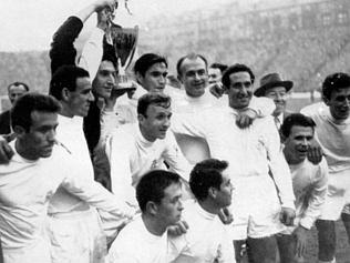  1960 : Real Madrid team jubilant after winning their fifth European Cup in 1960 at Hampden Park in Glasgow. Soccer Historica...