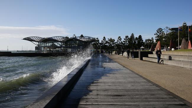 Geelong weather Dust threat before winds ease Friday evening  Herald Sun