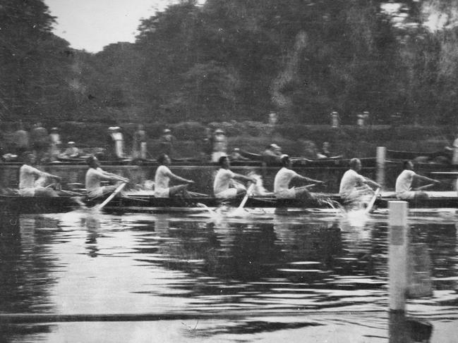 AIF No. 1 crew defeating Oxford University Service Crew in the final of the King’s Cup. Picture courtesy: The Oarsmen by Scott Patterson/Hardie Grant Publishing