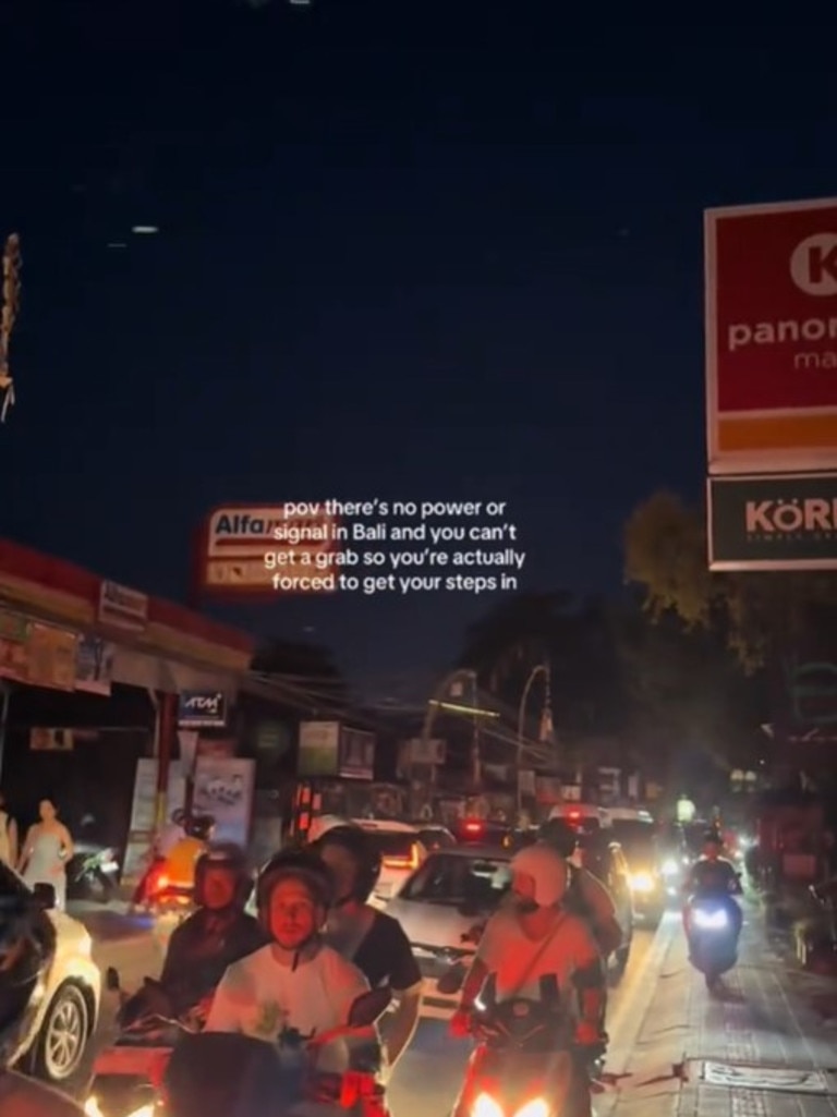 Footage of chaotic streets and been shared on social media. Picture: Tiktok/mmollehh