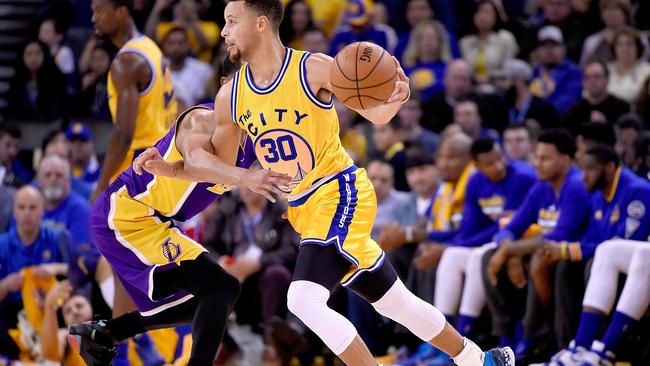 Golden State Warriors defeat Los Angeles Lakers for NBA record 16-0 ...
