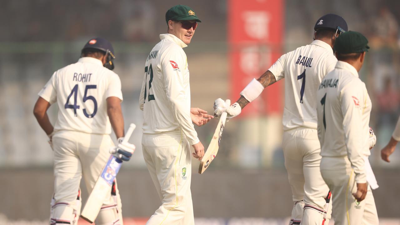 Matthew Renshaw of Australia heads out to field, as he replaces David Warner. (Photo by Robert Cianflone/Getty Images)