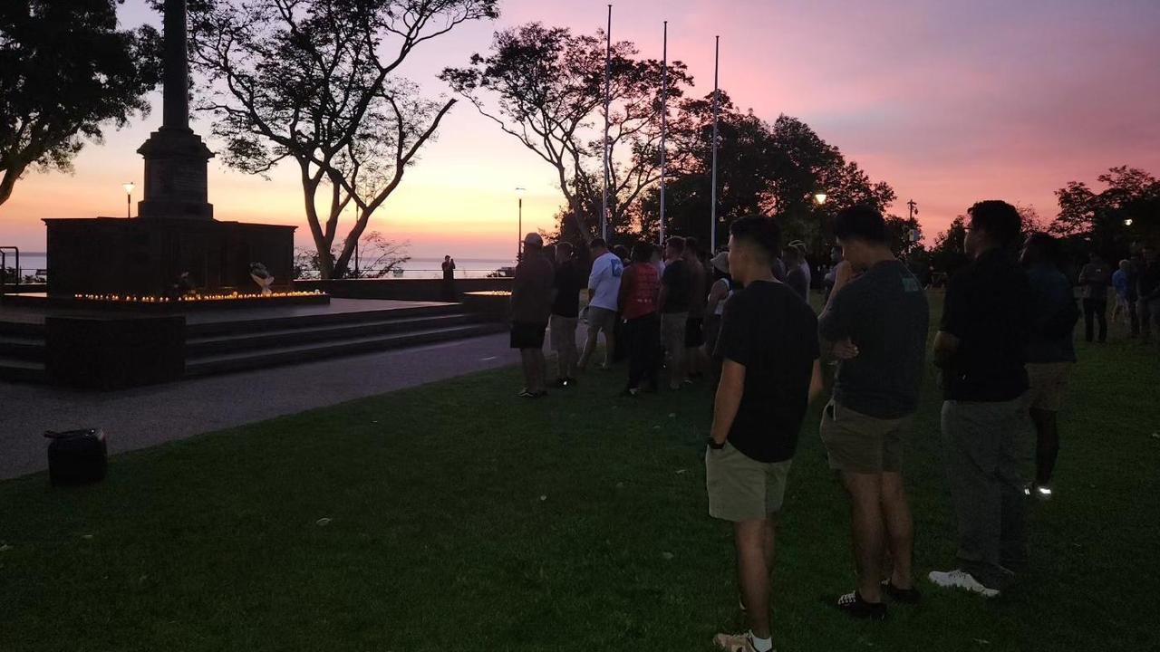 Hundreds attended a sunset candlelight vigil hosted by the Darwin sub-branch in memory of the three US marines killed in the Osprey crash on Tiwi Island, on Sunday August 27.