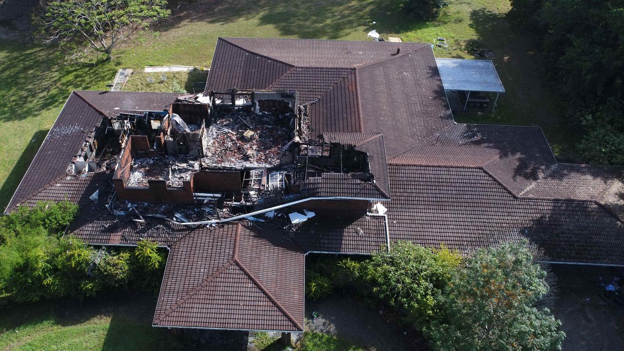 Neighbours speaks out after abandoned Nerang mansion destroyed by fire |  Gold Coast Bulletin